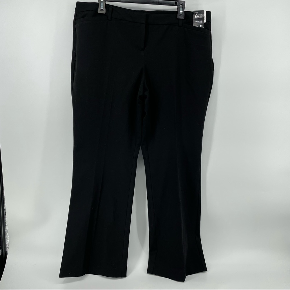 NY&CO 7th Ave bootcut super stretch petite slacks